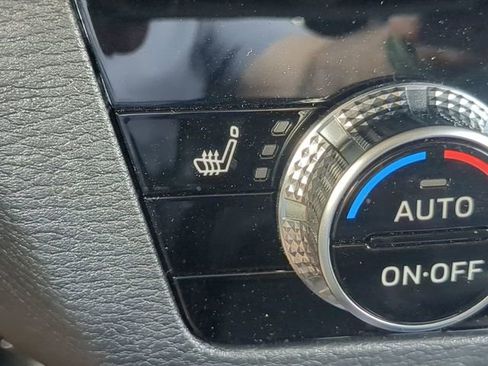 Used 2024 Mitsubishi Outlander SE image 24