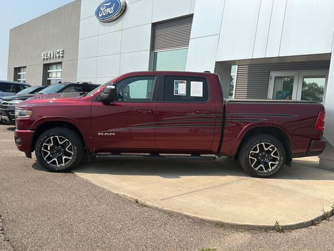 Used 2025 RAM 1500 Laramie AWD/4WD image 8