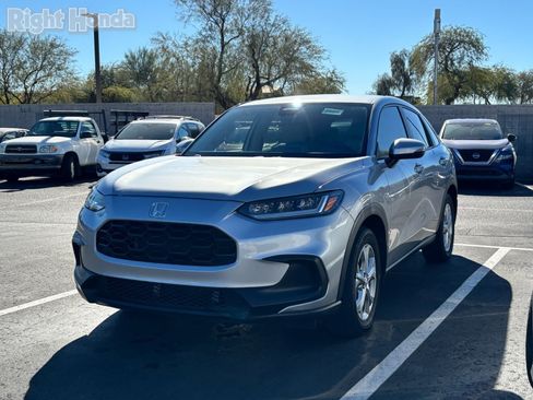 Used 2023 Honda HR-V LX image 2