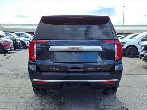 Used 2023 GMC Yukon XL Denali image 4