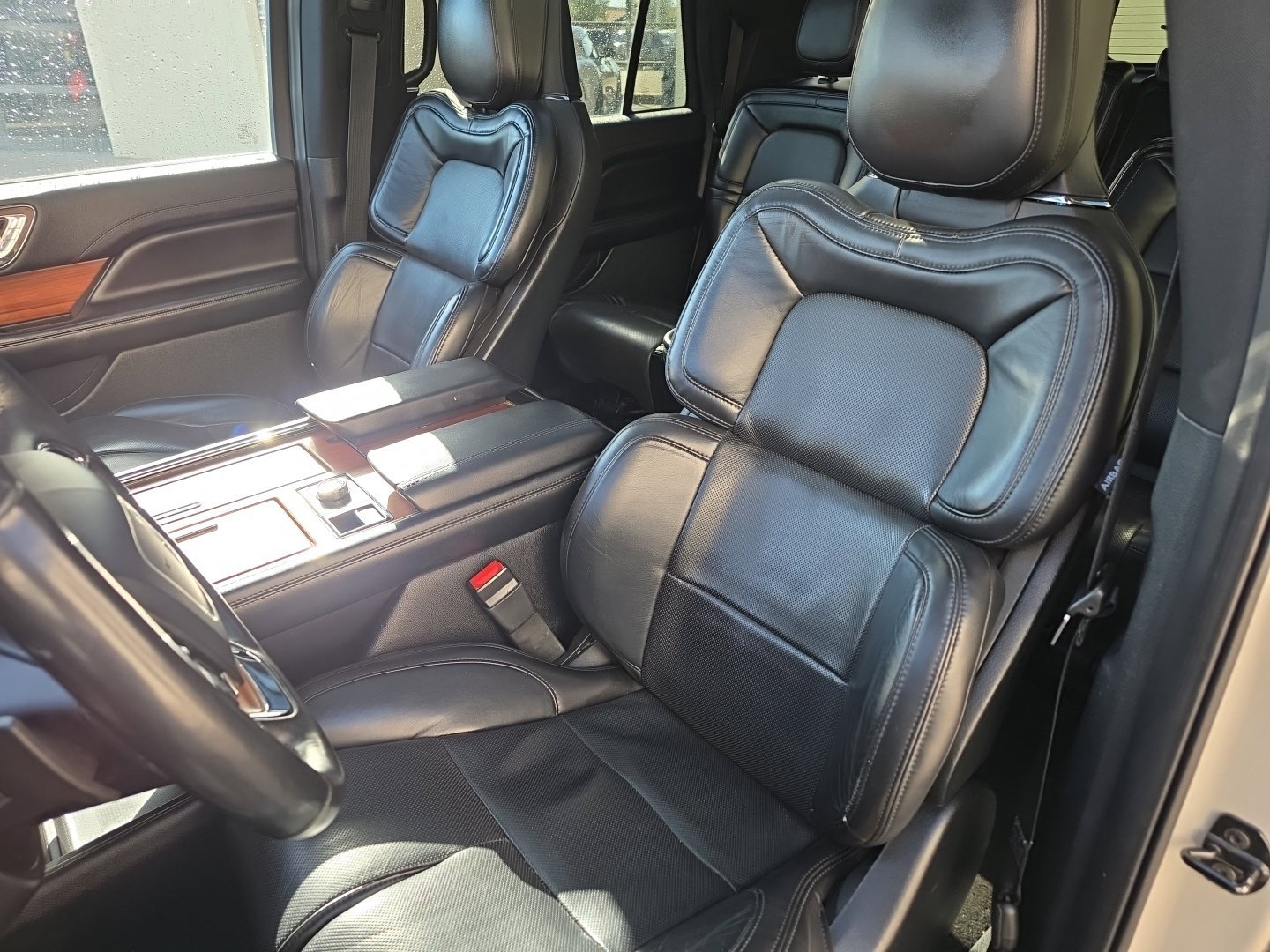 Used 2020 Lincoln Navigator L Reserve w/ Equipment Group 208A Reserve AWD/4WD image 7
