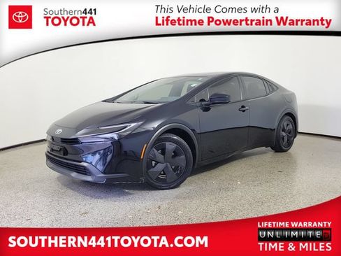 Used 2025 Toyota Prius LE FWD image 1