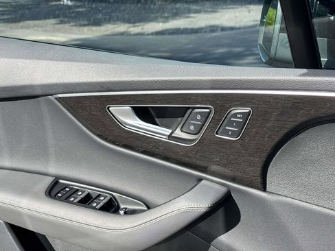 Used 2025 Audi Q7 3.0T Premium Plus image 23