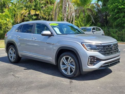 Used 2024 Volkswagen Atlas Cross Sport SEL R-Line image 2