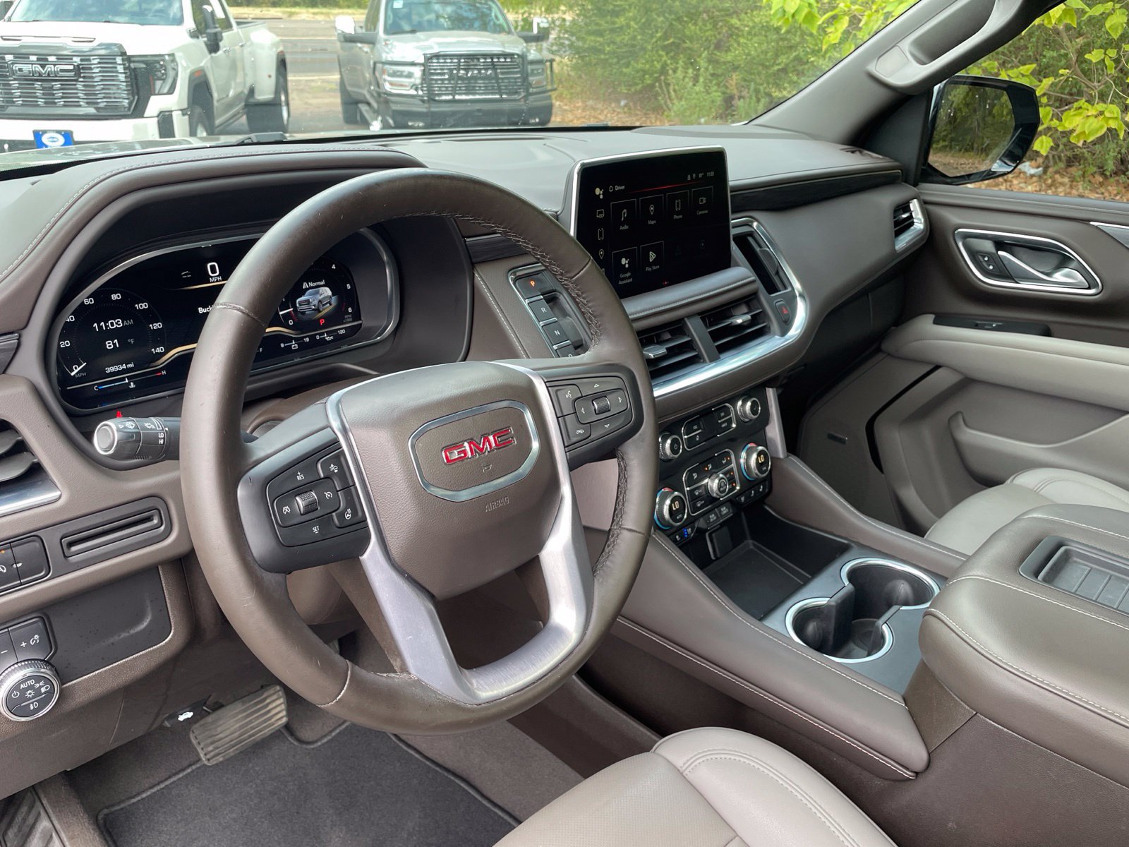 Used 2024 GMC Yukon SLT w/ SLT Premium Package RWD image 29