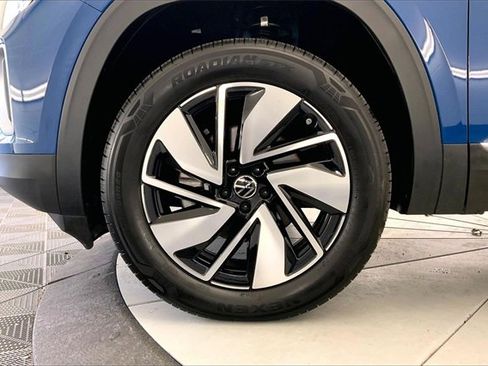 Used 2025 Volkswagen Atlas SEL image 9