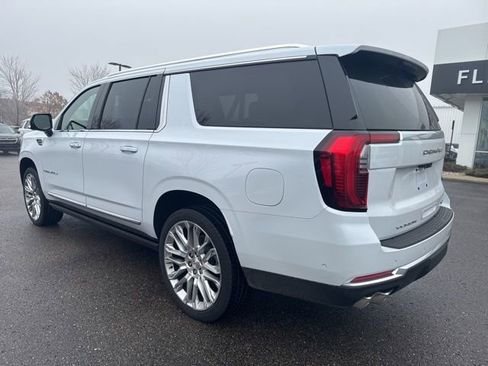 New 2026 GMC Yukon XL Denali image 9