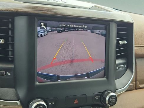 Used 2019 RAM 1500 Laramie image 9