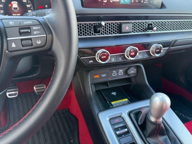 Used 2025 Honda Civic Type R image 16