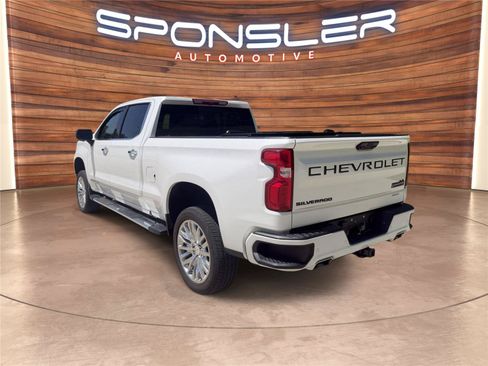Used 2025 Chevrolet Silverado 1500 High Country w/ High Country Premium Package AWD/4WD image 3