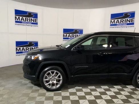 Used 2022 Jeep Compass Latitude AWD/4WD image 7