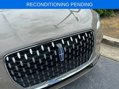 Used 2025 Lincoln Corsair Grand Touring AWD/4WD image 4