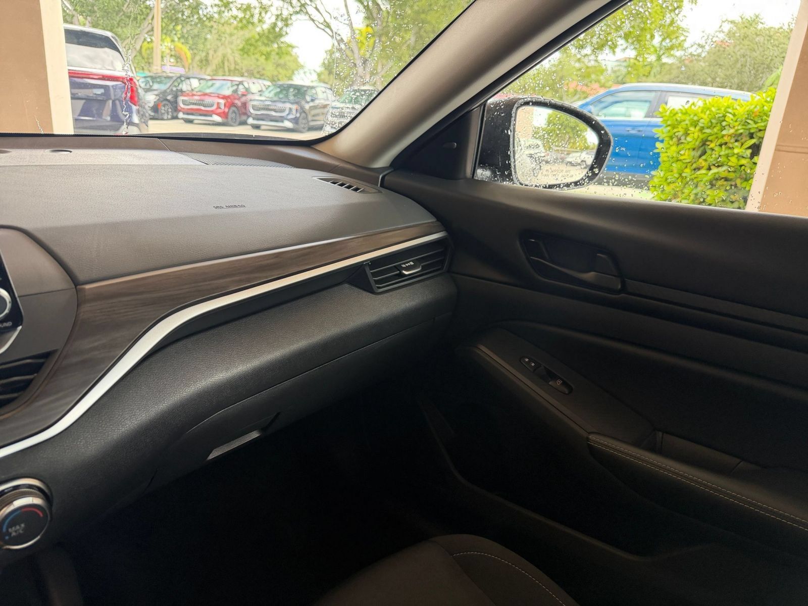 Used 2026 Nissan Altima 2.5 SV FWD image 29