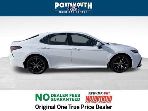 Used 2024 Toyota Camry SE w/ Cold Weather Package image 6