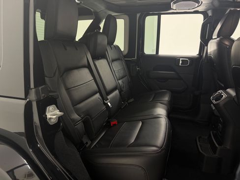 Used 2023 Jeep Wrangler Unlimited Sahara AWD/4WD image 33