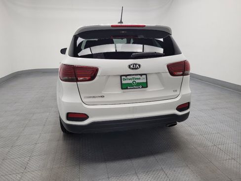 Used 2019 Kia Sorento FWD V6 image 6