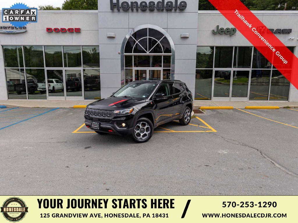 Used 2022 Jeep Compass Trailhawk w/ Trailhawk Convenience Group AWD/4WD image 1