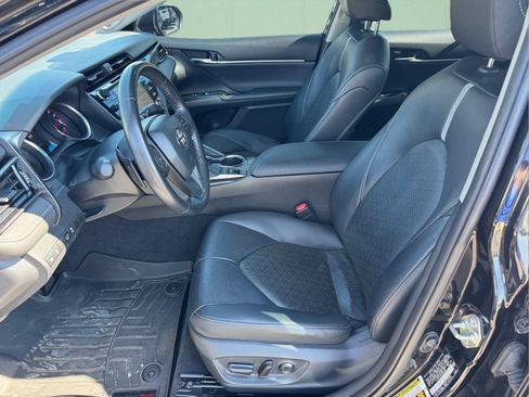 Used 2019 Toyota Camry XSE FWD image 5