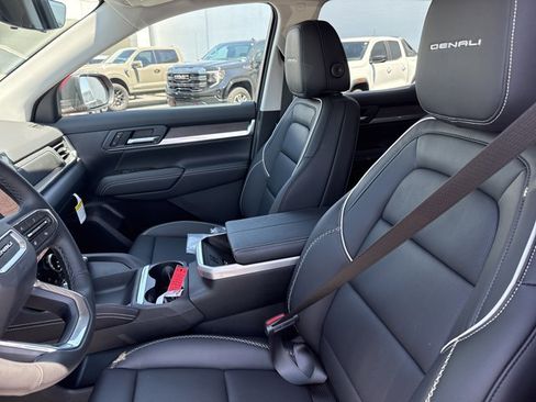 New 2026 GMC Terrain Denali w/ LPO, Black Badging Package AWD/4WD image 4