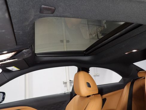 Used 2024 BMW 230i Coupe w/ Convenience Package image 18