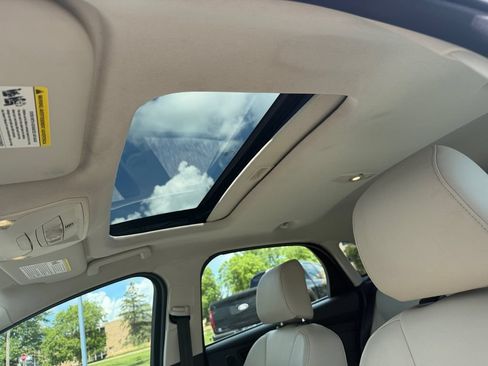 Used 2015 Ford Focus Titanium FWD image 37