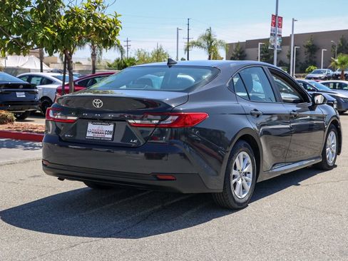 Used 2025 Toyota Camry LE FWD image 4