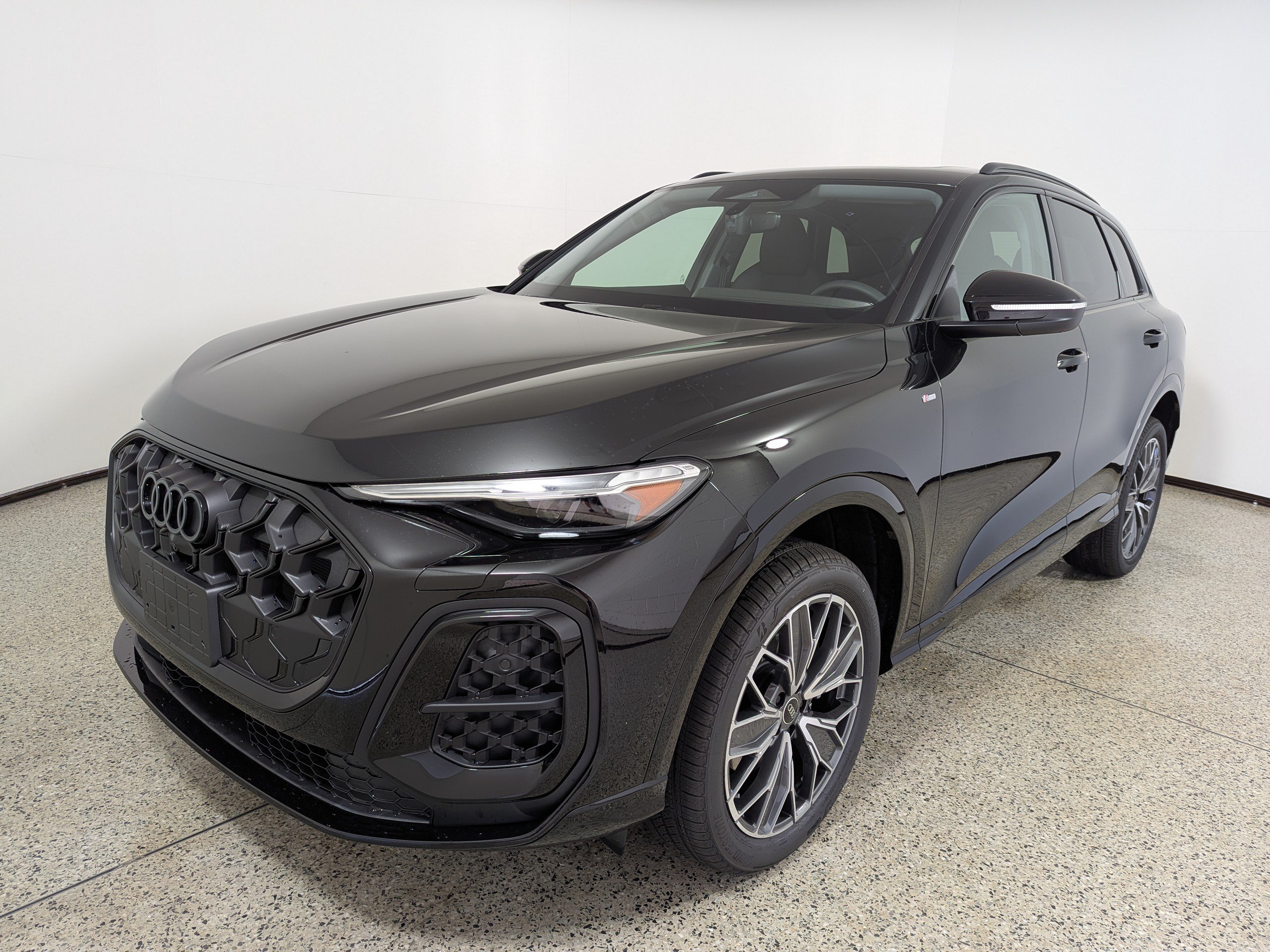 New 2026 Audi Q5 Premium Plus AWD/4WD image 3