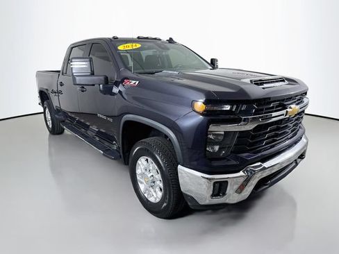 Used 2024 Chevrolet Silverado 2500 LT w/ Convenience Package AWD/4WD image 1