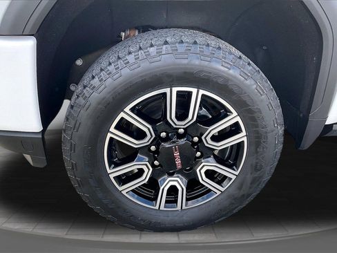 Used 2022 GMC Sierra 2500 AT4 w/ Gooseneck/5TH Wheel Package image 9
