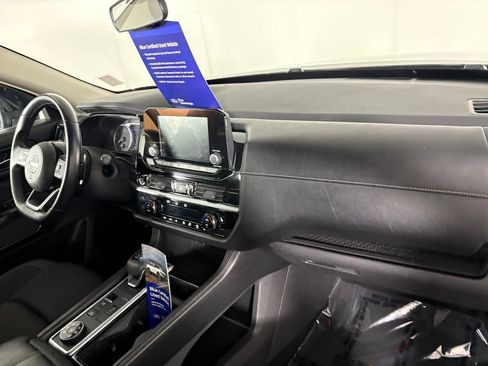 Used 2022 Nissan Pathfinder SV AWD/4WD image 38