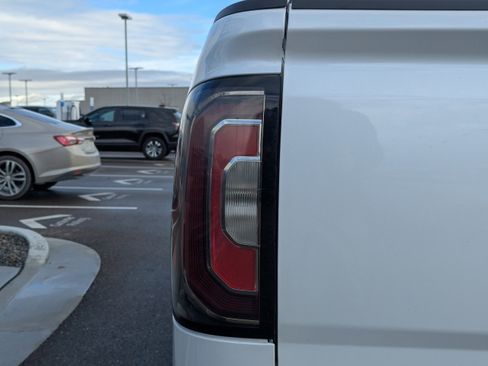 Certified 2018 GMC Sierra 1500 Denali w/ Denali Ultimate Package AWD/4WD image 45