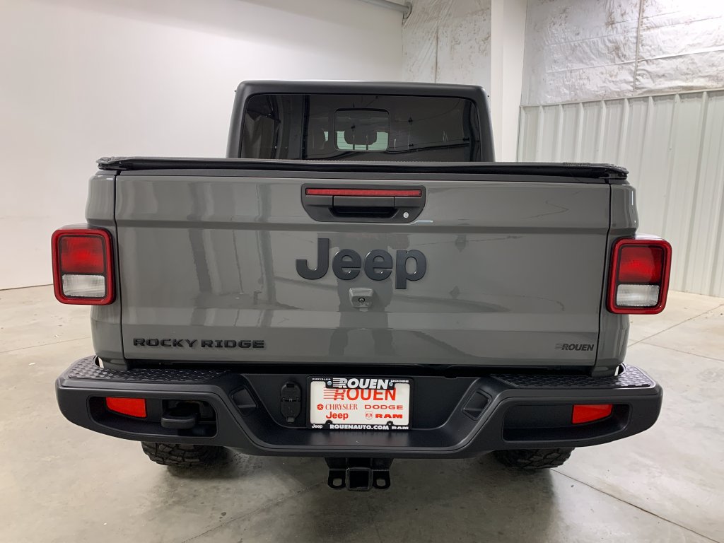 Used 2023 Jeep Gladiator Sport AWD/4WD image 6