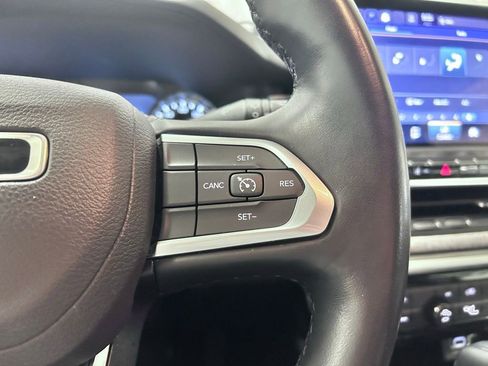 Used 2022 Jeep Compass Latitude image 11