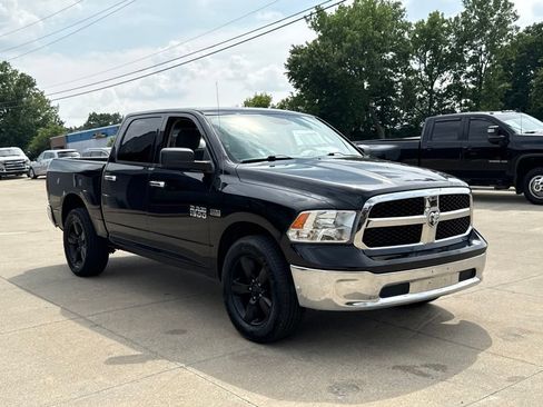 Used 2017 RAM 1500 Classic SLT AWD/4WD image 16