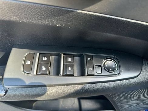 Used 2019 Kia Forte LXS FWD image 11