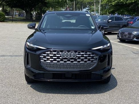 Used 2025 Audi Q5 Premium Plus w/ Premium Plus AWD/4WD image 2