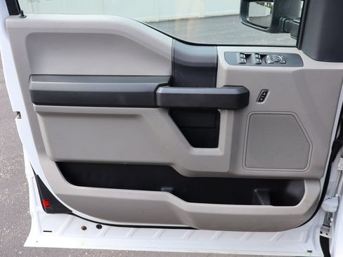 Used 2022 Ford F550 4x4 SuperCab Super Duty image 21