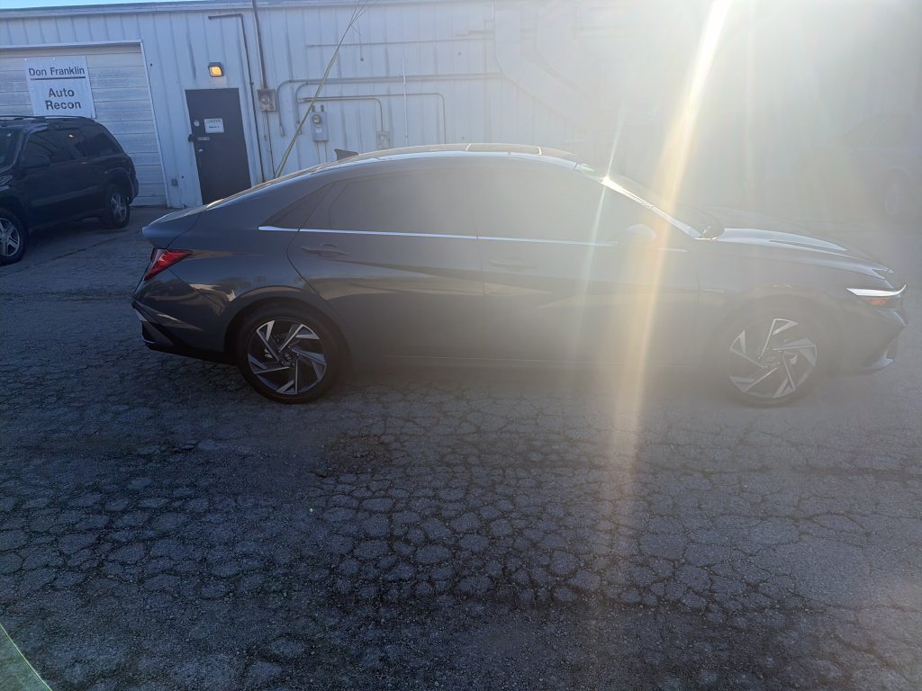 Used 2026 Hyundai Elantra Limited FWD image 6