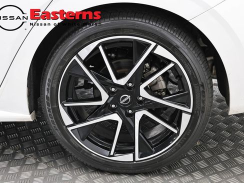 Used 2024 Nissan Sentra SR w/ SR Premium Package FWD image 33