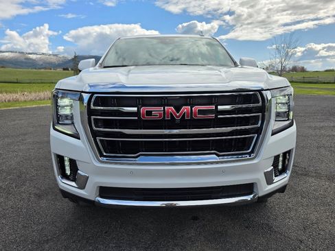 Used 2023 GMC Yukon XL SLT w/ SLT Luxury Package AWD/4WD image 2