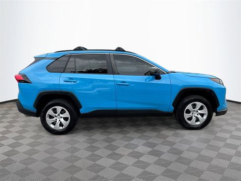 Used 2019 Toyota RAV4 LE image 5