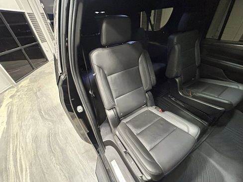 Used 2021 Chevrolet Suburban LT w/ Rear Media and Nav Package image 6