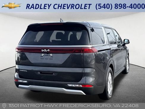 Used 2024 Kia Carnival LX image 19