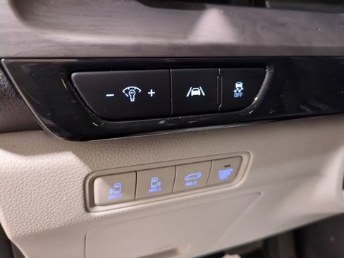 Certified 2023 Kia Carnival EX image 22