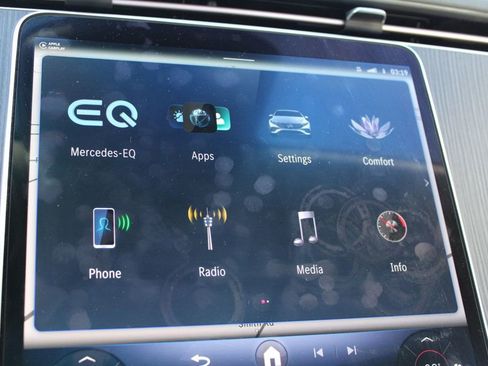 Used 2022 Mercedes-Benz EQS 450+ Sedan image 17