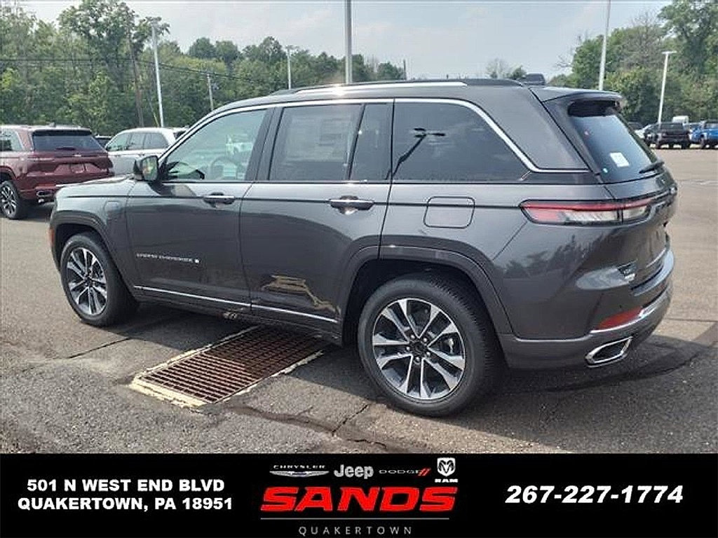 New 2023 Jeep Grand Cherokee Overland w/ Luxury Tech Group IV AWD/4WD image 6