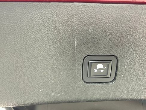 Used 2018 Chevrolet Traverse LT AWD/4WD image 11