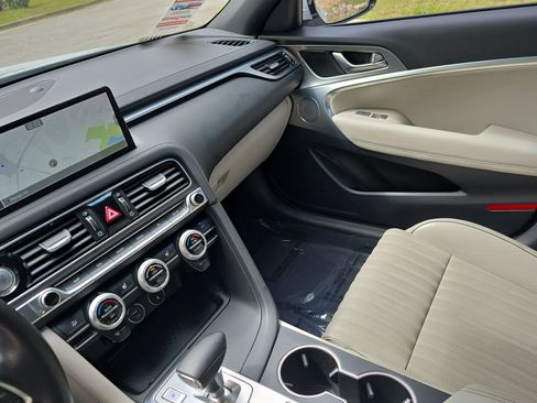 Used 2022 Genesis G70 2.0T w/ Prestige Package RWD image 24