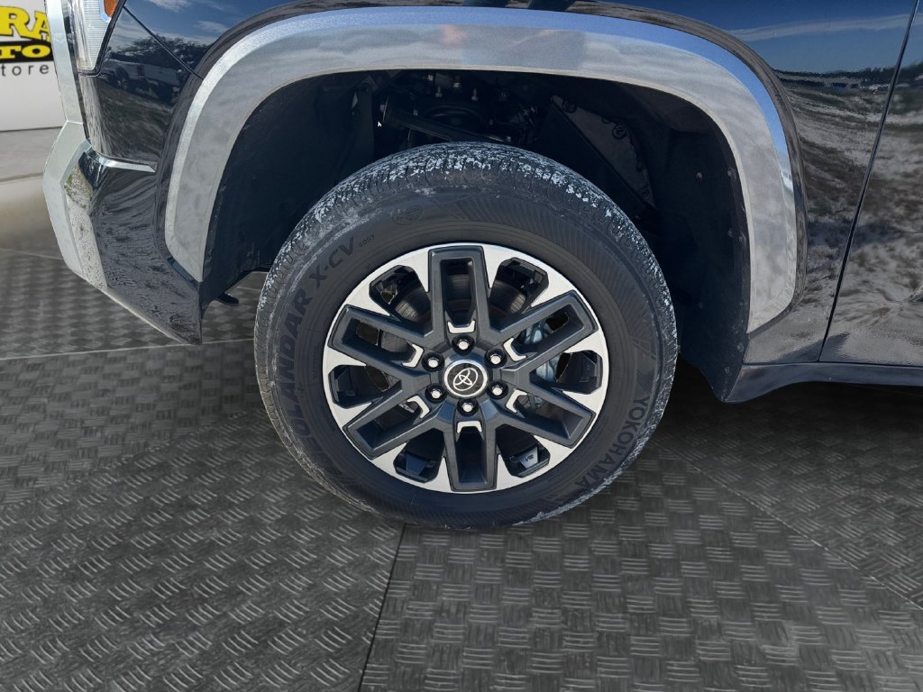 Used 2024 Toyota Tundra Limited AWD/4WD image 19