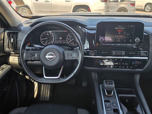 Used 2024 Nissan Pathfinder SV FWD image 16